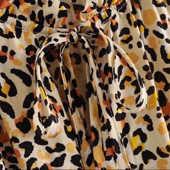 LAST ONE Leopard Print Chic Ruffle Dress - Picture 2 of 16